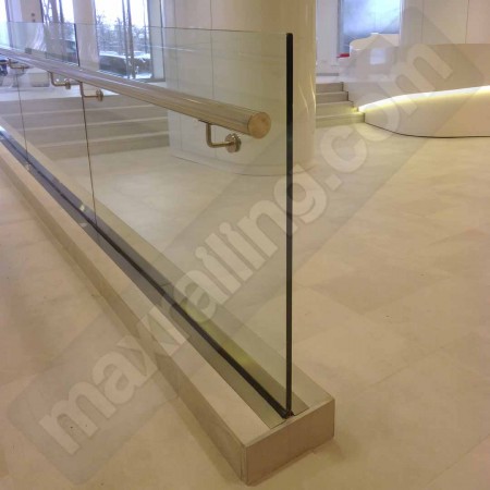 Стъклени парапети